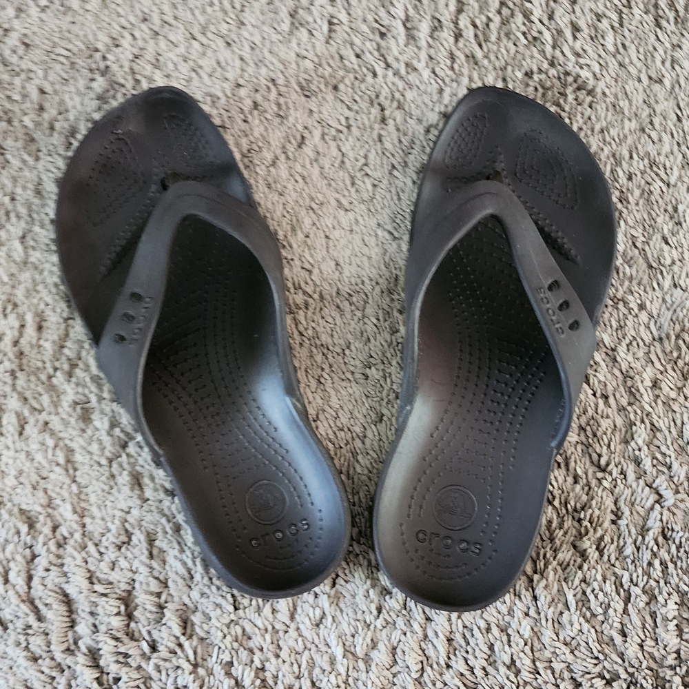 CROCS Women's Classic Black Sandals